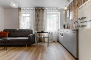2 Rooms Apartment in Centre with Free Parking